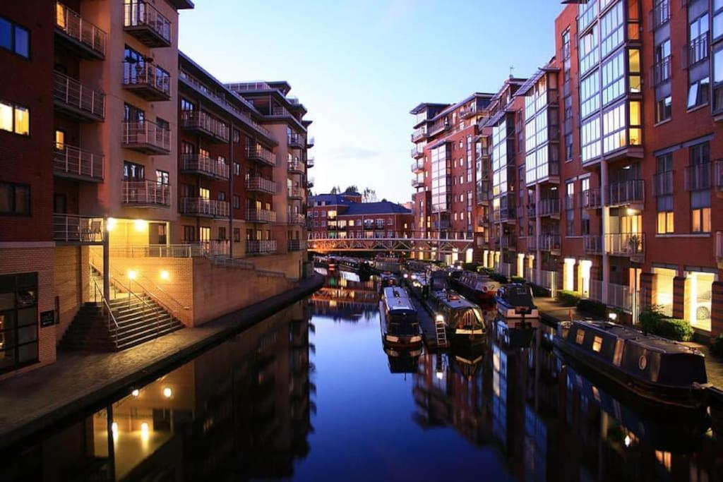 Entire Flat, 2 Bedroom & 2 Bathrooms In Birmingham Eksteriør bilde