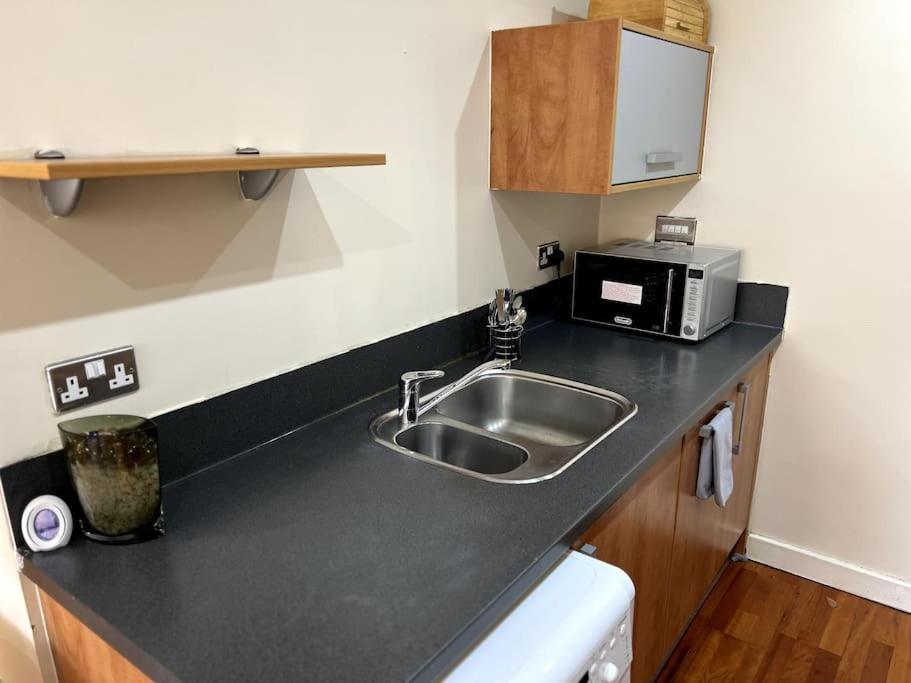 Entire Flat, 2 Bedroom & 2 Bathrooms In Birmingham Eksteriør bilde
